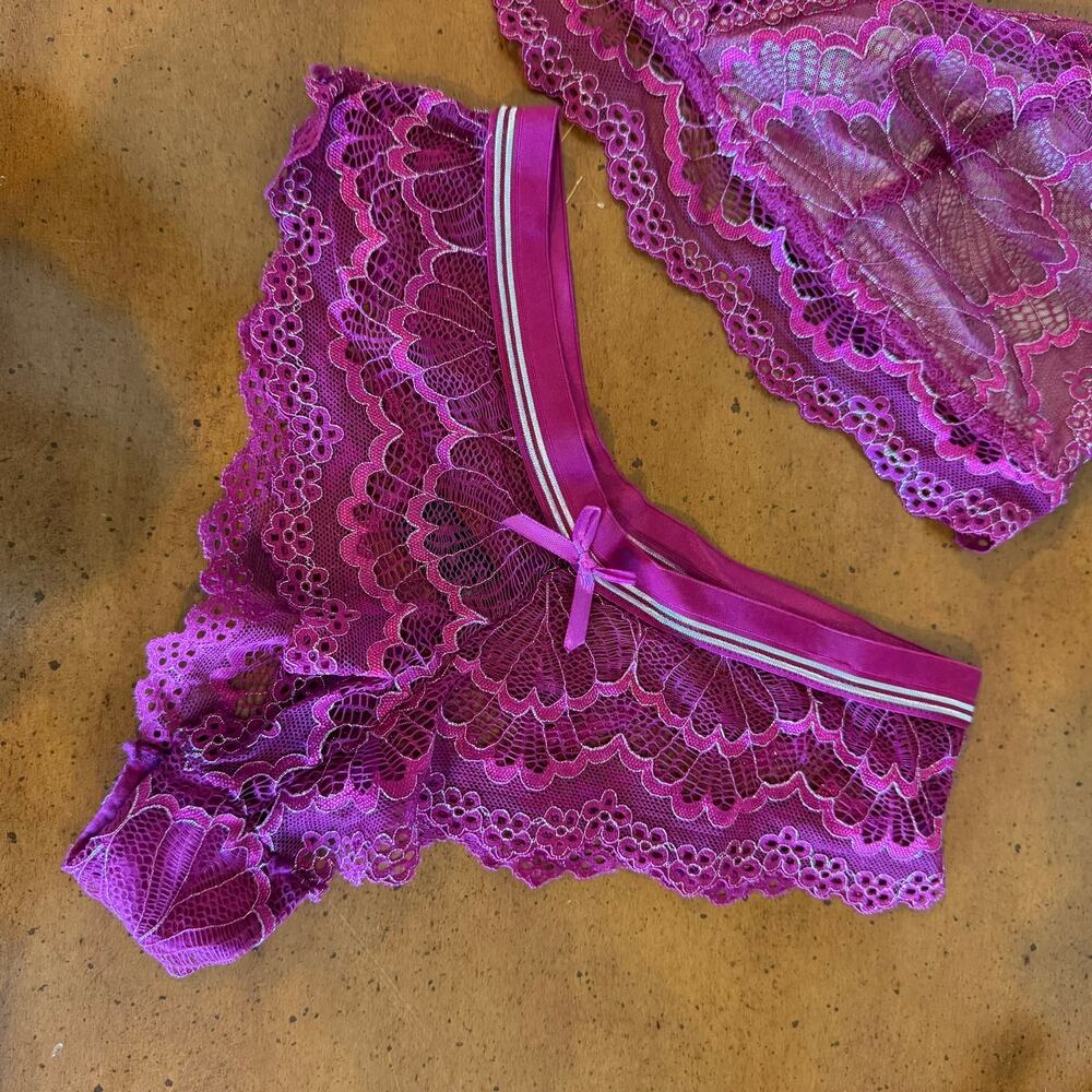 Fredericks of Hollywood Pink Lace Bralette & Panty Set Size M - Picture 6 of 7
